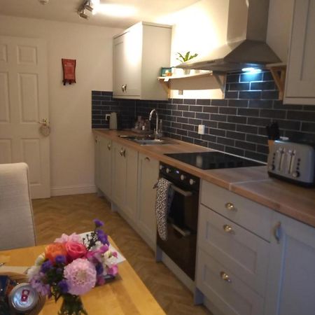 The Eaves, Glastonbury High Street 2 Bed 2 Bathroom Apartment 외부 사진
