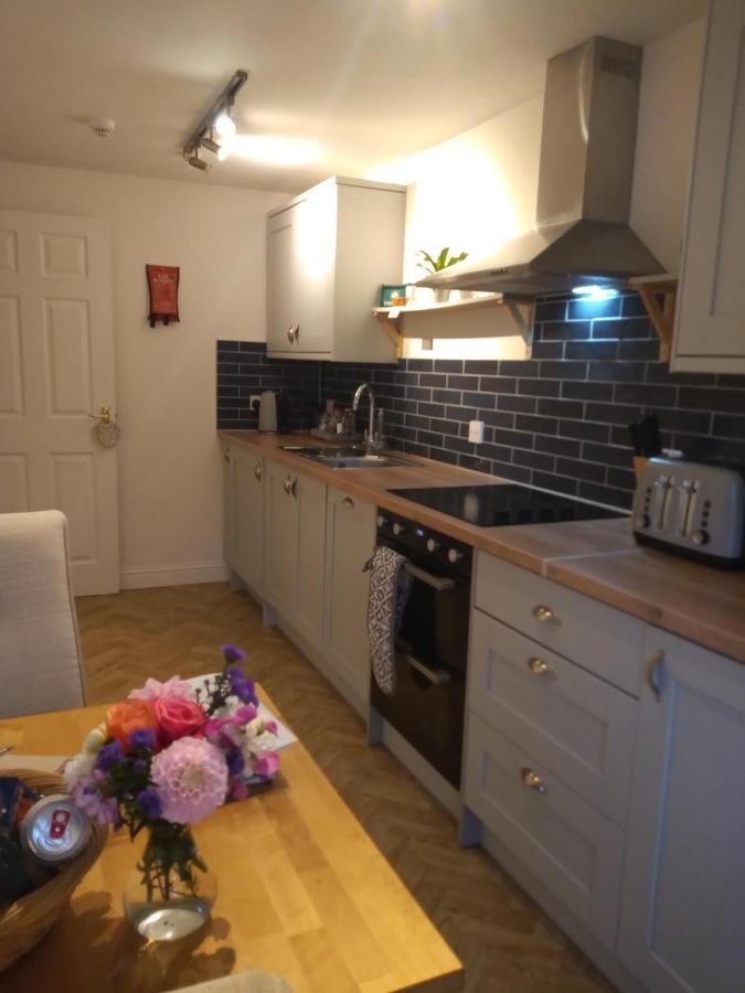 The Eaves, Glastonbury High Street 2 Bed 2 Bathroom Apartment 외부 사진