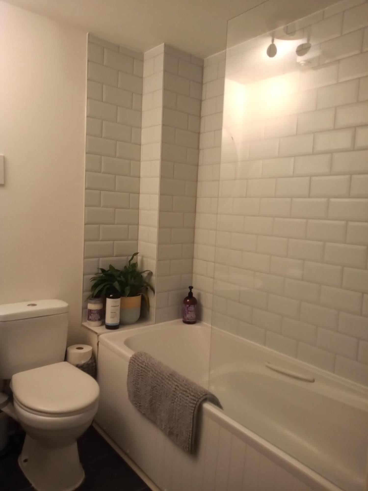 The Eaves, Glastonbury High Street 2 Bed 2 Bathroom Apartment 외부 사진